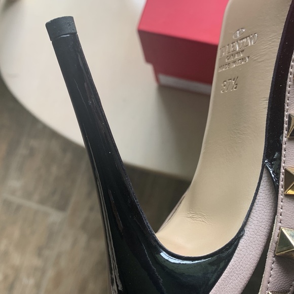 Reposhing my Valentino rock stud pumps. 37.5 - Picture 6 of 13